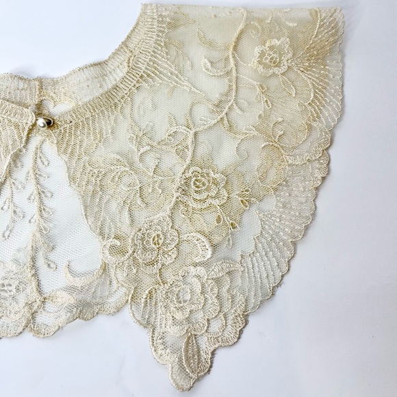 Vintage Chantilly Lace Collar - Picture 7 of 8